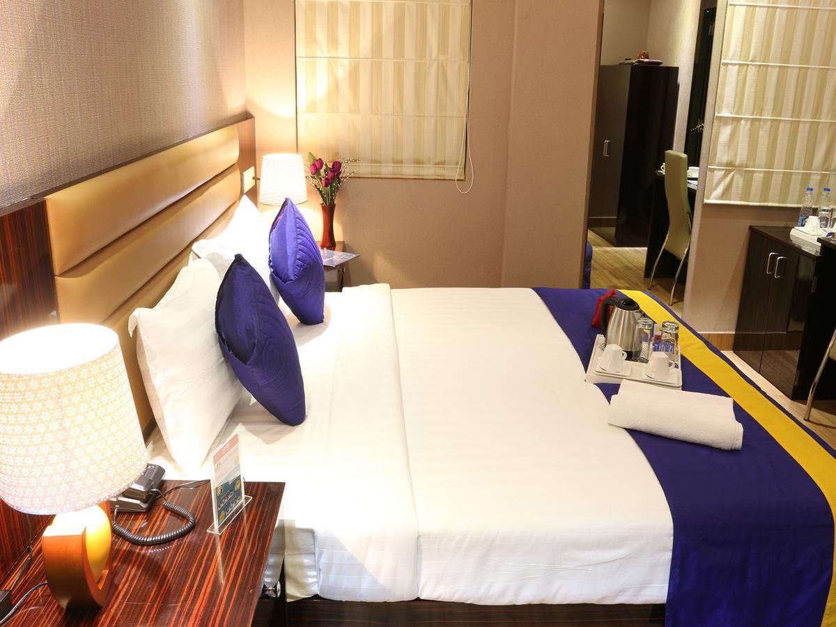 Oyo 662 Hotel Comfotel โกลกาตา ภายนอก รูปภาพ